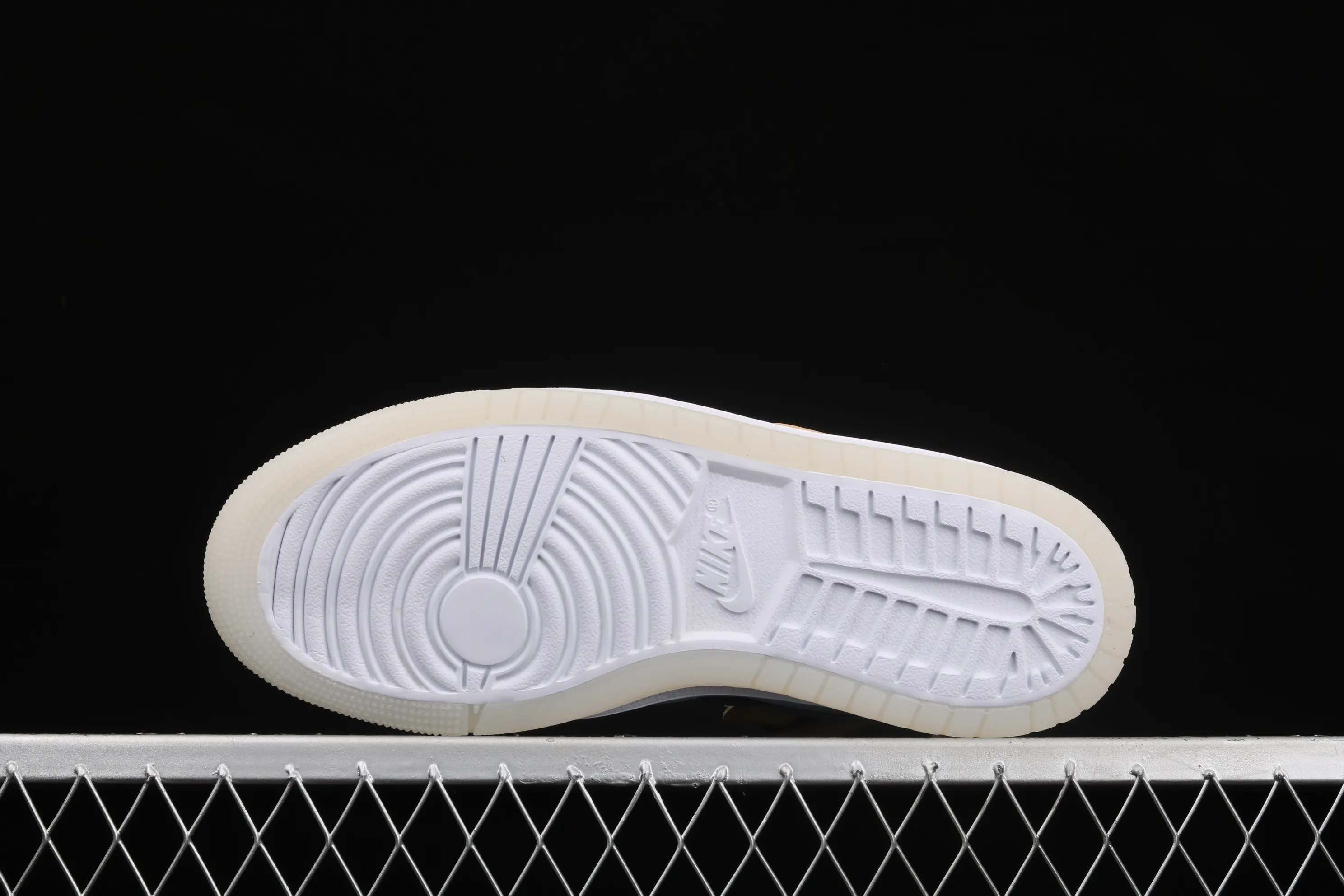All categories Air Jordan Jordan series basketball shoes Air Jordan 1 High Air Jordan 1 Zoom Air CMFT AJ1 Joe 1 Khakilan CT0979-400